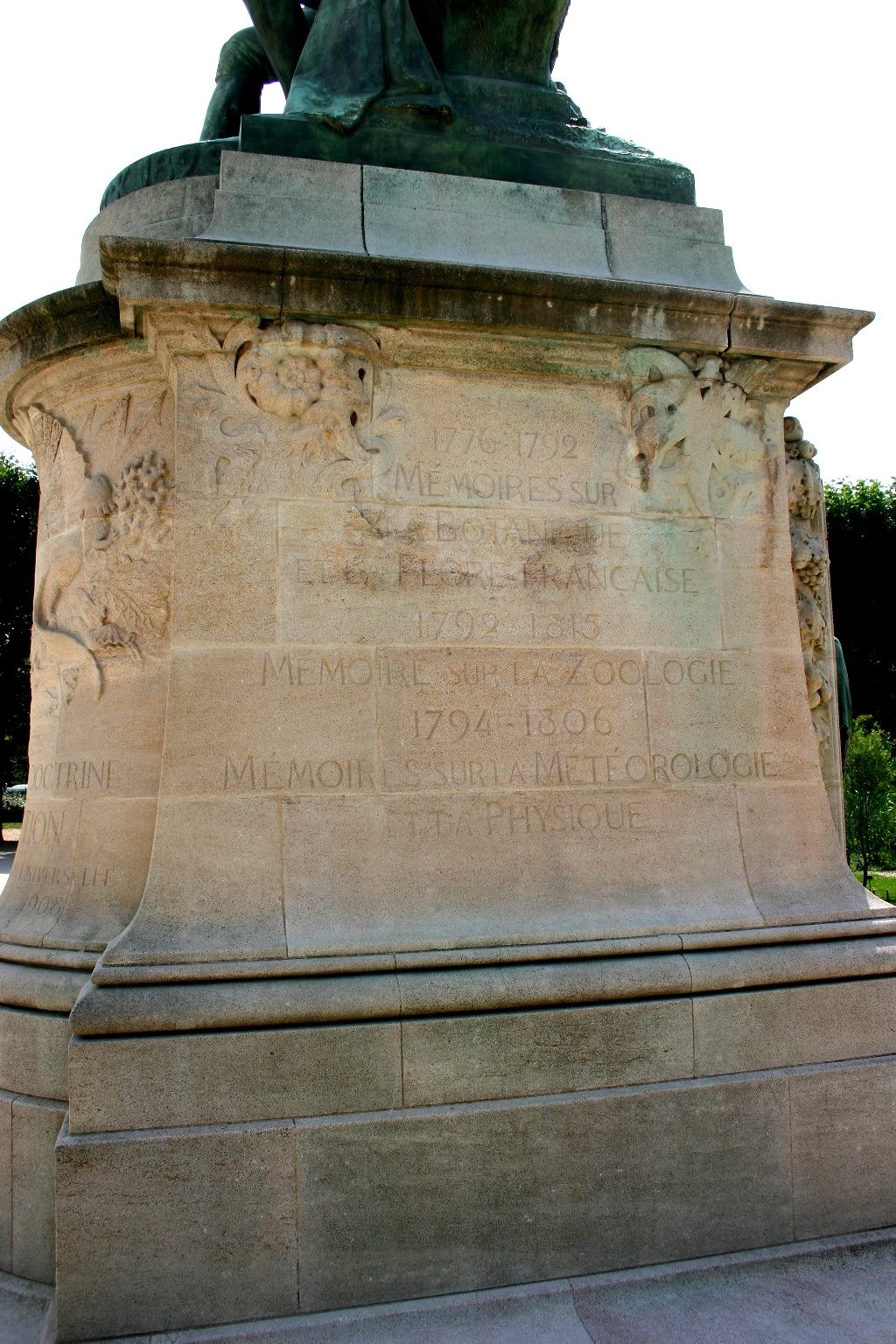 Jean Baptiste Lamarck's monument, Jardin des Plants, Paris (4).JPG
